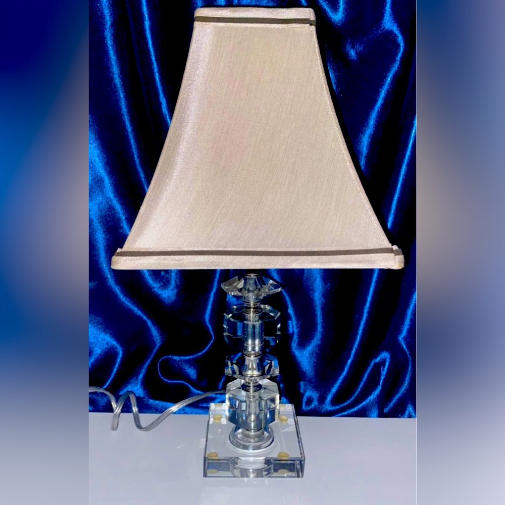 glass table lamp w/shade